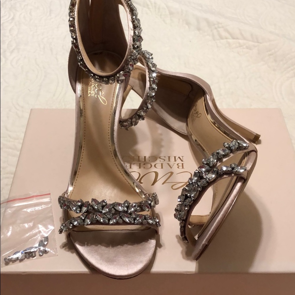 EUC Badgley Mischka Caroline Heels